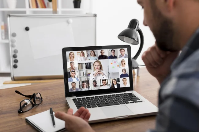 team-meeting-online-conference-call-laptop онлайн-мероприятий